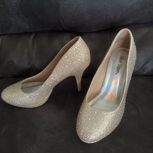 Silver Slipper Gold Sparkle Heels size 8